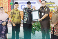 Walikota Hendri Arnis dan Kajari Padang Panjang, Adhi asetil Prabowo di FGD "Jaksa Sahabat Guru"