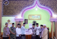Wakil Wali Kota Sungai Penuh Azhar Hamzah memimpin Safari Ramadan di Masjid Nurul Abrar Koto Padang.