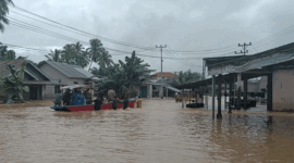 Banjir akibat luapan Sungai Batang Pasaman, Kecamatan Pasaman, Kabupaten Pasaman pada akhir November 2025 lalu. Saat ini masyarakat diminta waspada karena tingginya curah hujan. ANTARA/Altas Maulana.