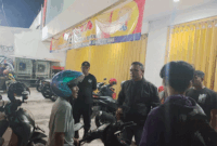 Lokasi penusukan tukang parkir di area parkiran salah satu toko perlengkapan bayi di Jalan Godean, Kalurahan Bayuraden, Kapanewon Gamping, Kabupaten Sleman. Foto: Dok Polresta Sleman