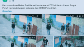 Rekaman CCTV yang memperlihatkan aksi pencurian aset di kantor camat beredar luas di media sosial.
