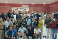Insan Pers, LSM foto bersama Aslori Humas PLTA Kerinci Merangin Hidro