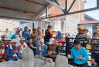 Wako Alfin di makam nenek moyang mangku bumi luhah singapi putih.