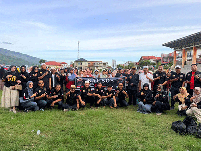 
Pajero Indonesia Family (PIF) Chapter Kerinci Sakti menggelar bakti sosial Ramadhan 1447 H