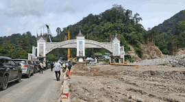 Ruas jalan di sekitar Jembatan kembar kawasan Lembah Anai.