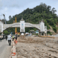 Ruas jalan di sekitar Jembatan kembar kawasan Lembah Anai.