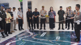 Kasat Lantas Polres Padang Panjang, AKP Pifzen Finot menjelaskan skema buka tutup jalan Lembah Anai, Sumbar.