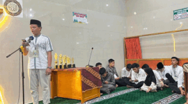 Remaja putra peserta MTQ Remaja di Sigando, Padang Panjang.