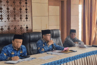 Asisten I Sekretariat Daerah, Dianda Putra, memimpin rapat persiapan Sholat Idulfitri 1447 H / 2026 M