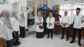 Wawako Padang Panjang, Allex Saputra bersama Pj. Sekdako Wita Desi Susanti ketika melakukan inspeksi mendadak di salah satu organisasi perangkat daerah.