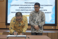 Walikota Hendri Arnis menandatangani LKPD 2025.