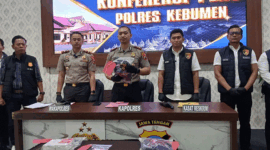 Kepolisian Resor Kebumen mengungkap dugaan tindak pidana pencabulan terhadap anak di bawah umur di Kecamatan Karanggayam, Kabupaten Kebumen saat konferensi pers pada Senin (30/3/2026). (KOMPAS.COM/BAYU APRILIANO )
