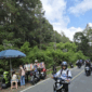 Pemudik dan wisatawan melintas di jalur Sungai Penuh-Tapan yang membelah kawasan TNKS, Selasa (24/3/2026). ANTARA/Agus Suprayitn--