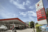 PT Pertamina (Persero) menurunkan harga BBM non subsidi per 1 Januari 2026 di antaranya Pertamax menjadi Rp12.350 per liter dari sebelumnya Rp12.750 per liter pada Desember 2025. ANTARA FOTO/Dhemas Reviyanto/nz
