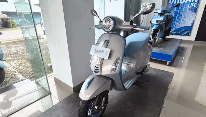 Jarang Dibahas Tapi Memikat! Vespa Primavera S Grey 2026 Hadir dengan Kombinasi Warna Unik dan Desain Ikonik /Tangkap layar YouTube iBajo Channel