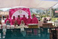 Bazar sembako murah di Mapolres Padang Panjang.