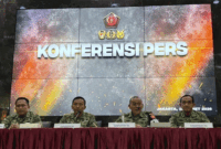 Danpuspom TNI Mayjen Yusri Nuryanto (kedua kanan), Asintel Panglima TNI Mayjen TNI Rio Firdianto, Kapuspen TNI Brigjen Aulia Dwi Nasrullah, dan Kababinkum Laksamana Muda Farid Maru memberikan keterangan pers di Mabes TNI, Jakarta, Rabu (18/3/2026). Foto: Amira Nada/kumparan