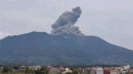 Erupsi Gunung Marapi, Sumbar Minggu 1 Maret 2026