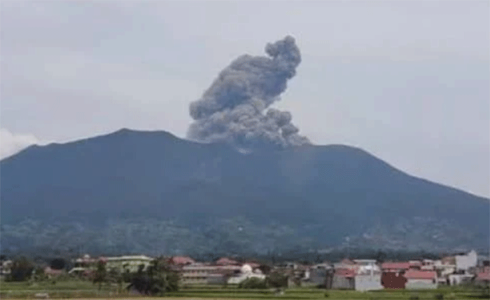 Erupsi Gunung Marapi, Sumbar Minggu 1 Maret 2026
