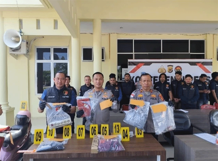 Konferensi pers pengungkapan kasus pembunuhan dokter di Kabupaten Gayo Lues oleh Polres Gayo Lues, Kamis (26/3/2026). Foto: Dok. Polres Gayo Lues