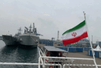 Kapal perang fregat kelas Moudge IRIS Dena dari Angkatan Laut Iran berlabuh di Pelabuhan Tanjung Priok di Jakarta sejak Sabtu (5/11/2022). Foto: Jemima Shalimar/kumparan