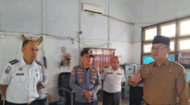 Asisten I Setda Sungai Penuh, Dianda Putra Ditunjuk Wako Alfin Jabat Plt Kadis Perhubungan. Foto : Dianda Putra mulai masuk kantor Dinas Perhubungan Kota Sungai Penuh paska Mundurnya Ledi Seprinal
