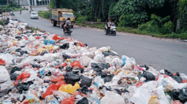 Terlihat sampah menumpuk beberapa waktu yang lalu di Kota Jambi.