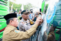 Gubernur Jambi, Dr. H. Al Haris, S.Sos, MH, melepas ratusan peserta mudik gratis di Terminal Tipe A Alam Barajo, Kota Jambi