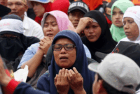 Massa honorer unjuk rasa menuntut diangkat menjadi CPNS. Ilustrasi Foto: dok. JPPN.Com