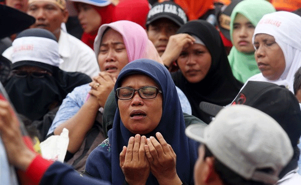 Massa honorer unjuk rasa menuntut diangkat menjadi CPNS. Ilustrasi Foto: dok. JPPN.Com