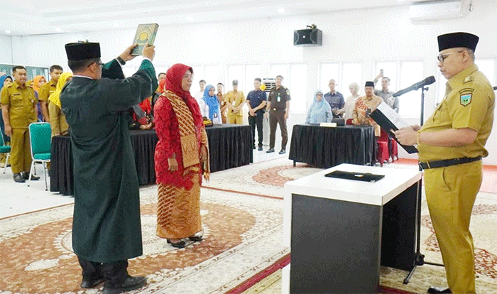 Pelantikan Wita Desi Susanti sebagai Penjabat (Pj) Sekretaris Daerah Kota Padang Panjang.
