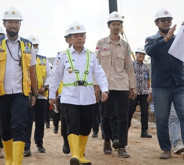 Al Haris meninjau pembangunan Sekolah Rakyat di Bagan Pete, Kota Jambi.