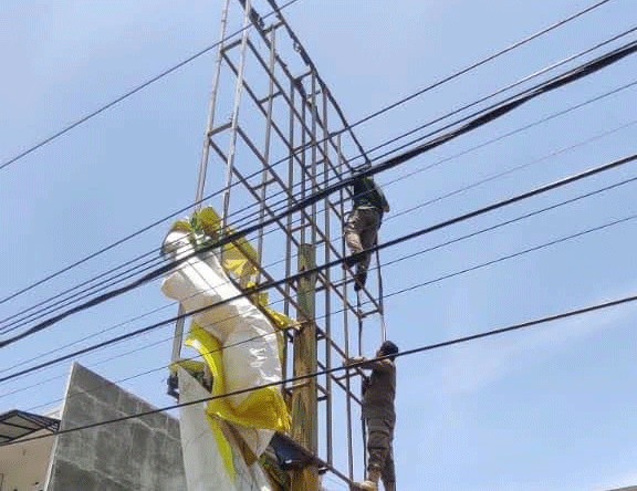 Pembongkaran baliho tak memiliki izin di Padang Panjang