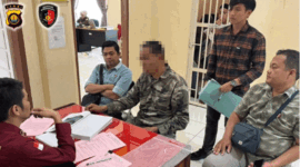 Penyidik Kepolisian Resor Kerinci menyerahkan tersangka dan barang bukti kasus pengrusakan bollard kepada jaksa Kejaksaan Negeri Sungai Penuh saat proses pelimpahan perkara tahap II di Sungai Penuh foto.dok : tangkapan layar instagram satreskrim_kerinci