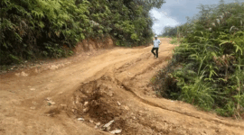 PRIORITAS PERBAIKAN-Pemprov Jambi menetapkan perbaikan jalan di Desa Ranah Pemetik sebagai prioritas 2026 guna mendukung konektivitas dan distribusi pertanian.