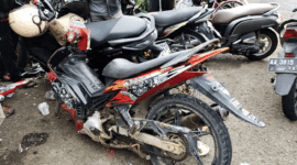 Kondisi Yamaha Jupiter yang terlibat kecelakaan dengan Harley Davidson di Kapanewon Temon, Kabupaten Kulon Progo. Foto: Arfiansyah Panji Purnandaru/kumparan