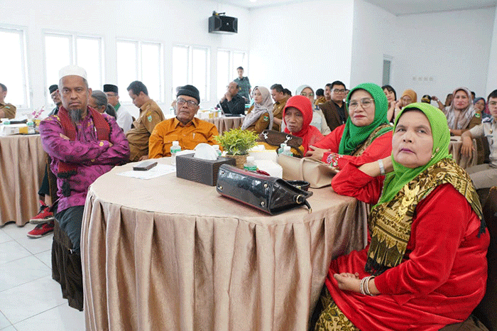 Bundo Kanduang dan pemuka masyarakat sebagaiagai peserta Musrenbang Padang Panjang.