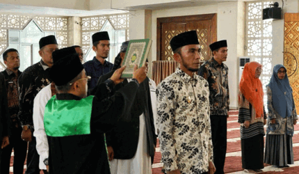 Pelantikan dan pengambilan sumpah Allex Saputra sebagai Ketua Umum Badan Pengelola Islamic Centre (BPIC) Kota Padang Panjang.