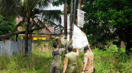 Pencopotan baliho ilegal di Kecamatan Koto Tangah, Padang.