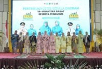 Istri kepala daerah  se-Sumatera Barat ketika bertemu di Kabupaten Solok Selatan.