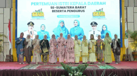 Istri kepala daerah  se-Sumatera Barat ketika bertemu di Kabupaten Solok Selatan.