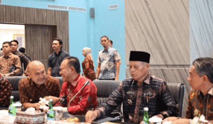 Wakil Wali Kota Sungai Penuh, Azhar Hamzah, menghadiri Rapat Umum Pemegang Saham Luar Biasa (RUPSLB) PT Bank Pembangunan Daerah Jambi di Kota Jambi