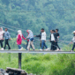 Melintasi aliran Batang Singgalang di Dusun Sangkua.