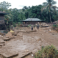 Banjir di Kecamatan Tiang Pumpung, Kabupaten Merangin, akibat luapan air Sungai Batang Tembesi, Minggu (26/4/2026). Lebih 409 rumah terendam air, jembatan putus. 