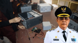 Eks Kadisdik Jambi Varial Adhi Putra berlatar siswi SMK lagi praktik. 