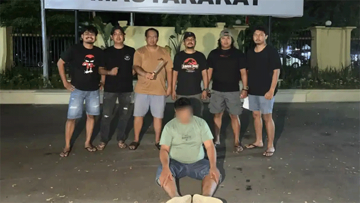 Satreskrim Polresta Padang mengamankan terduga pelaku penikaman terhadap kerabat sendiri di Kecamatan Kuranji, Kota Padang, Selasa (28/4/2026) malam. Kepala Subunit Operasional Satuan Reserse Kriminal Polresta Padang, Ipda Ryan Fermana sebut terduga pelaku menyerahkan diri usai menikam kerabatnya.