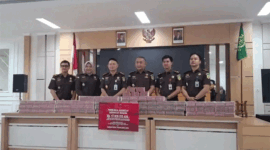 Kejari Tanjabbar berhasil mengembalikan Rp17,9 miliar kerugian negara dari kasus korupsi perkebunan sawit ilegal dan terus mengejar sisa kerugian hingga tuntas. 