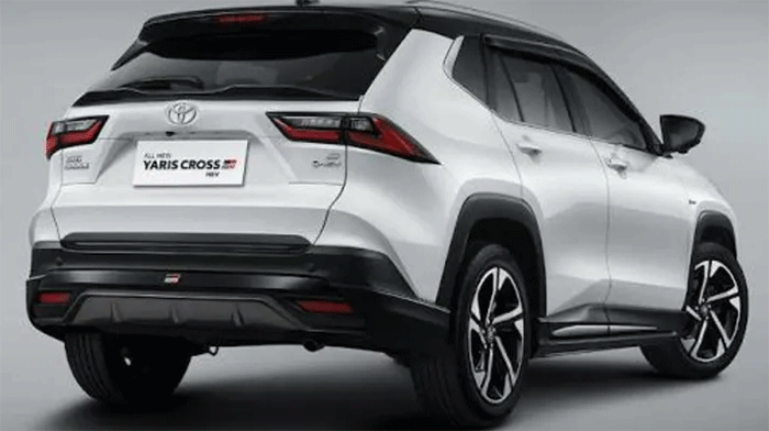 Toyota Yaris Cross HEV 2026 kini lebih bertenaga, irit, dan kaya fitur canggih. /