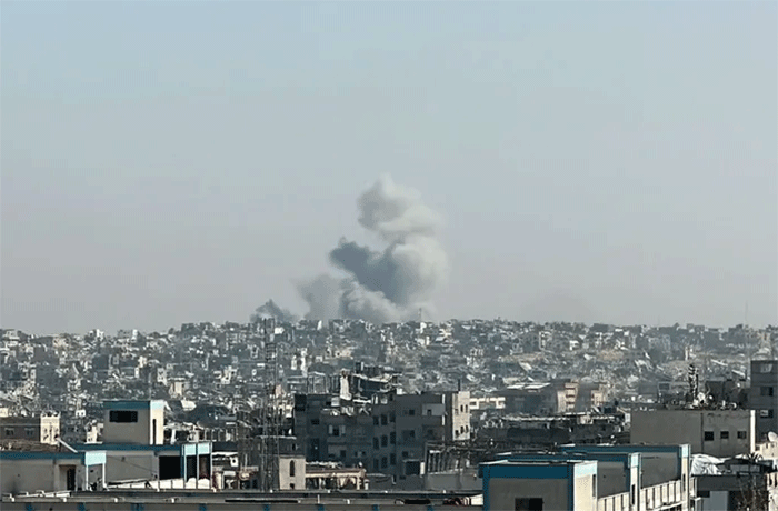 Israel kembali serang Gaza. (REUTERS/Stringer)