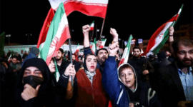 Ekspresi bahagia warga karena AS - Iran lakukan gencatan senjata selama dua pekan. (Reuters)